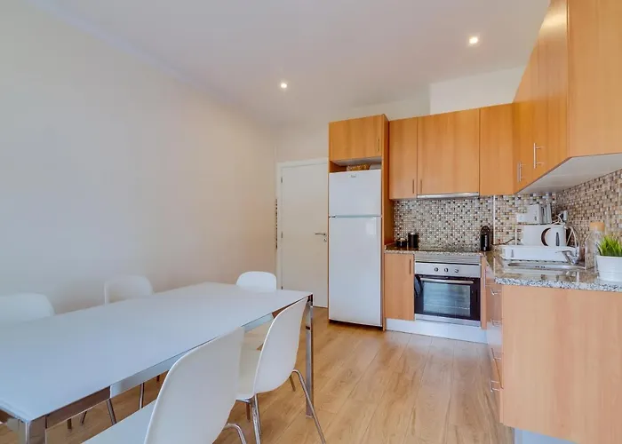 2br - Near The At Homesbyfc