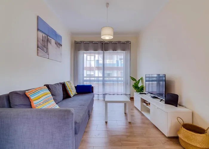 2br - Near The At Homesbyfc Apartment Quarteira