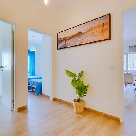 2br - Near The At Homesbyfc Apartment *